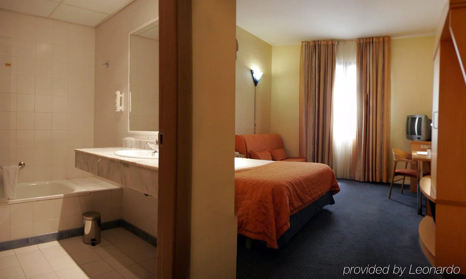 Holiday Inn Express San Sebastian De Los Reyes By Ihg Hotel