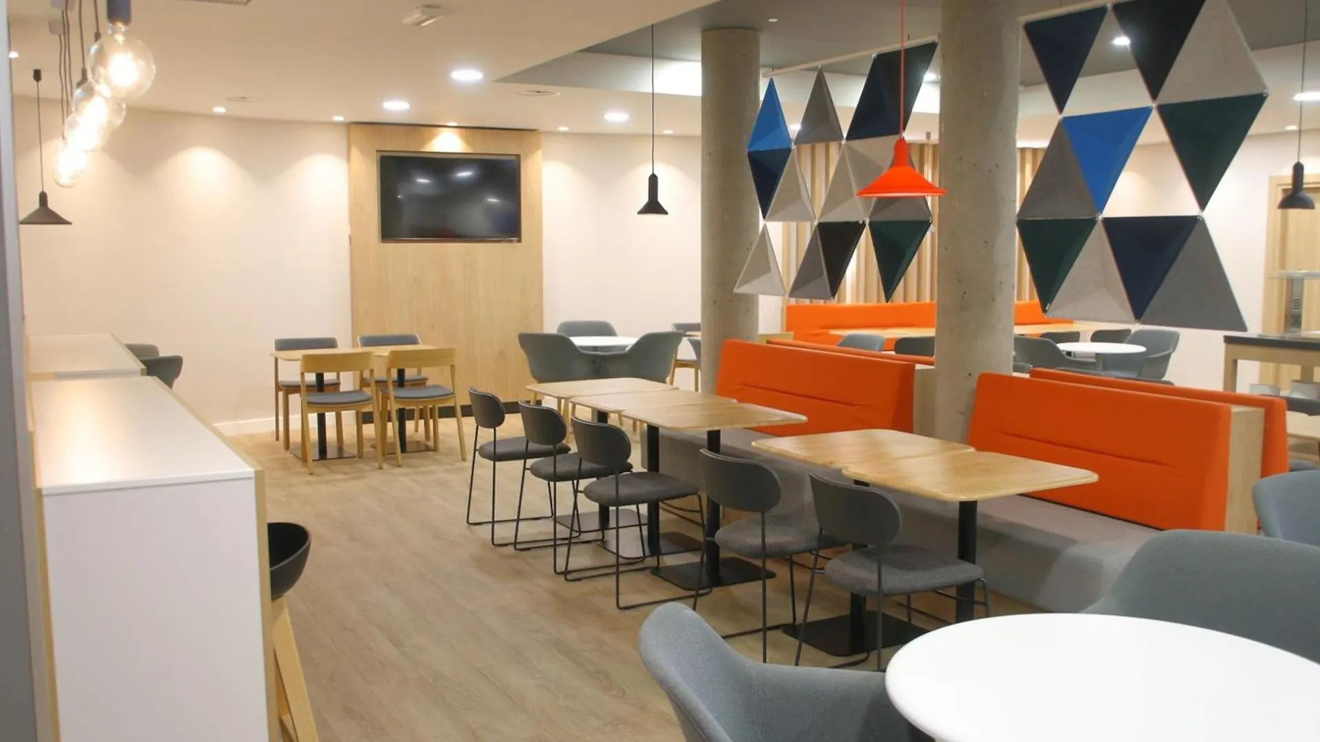 Hotel Holiday Inn Express San Sebastian De Los Reyes By Ihg