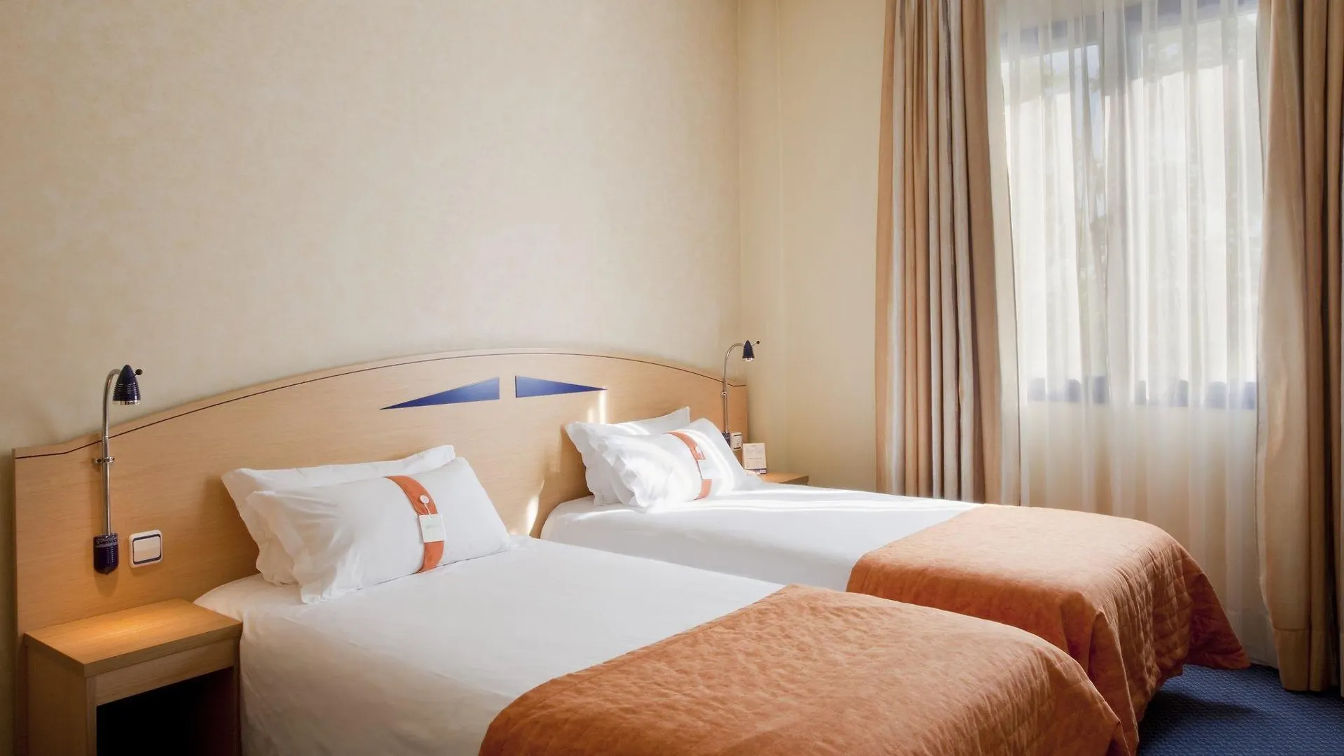 Holiday Inn Express San Sebastian De Los Reyes By Ihg Hotel