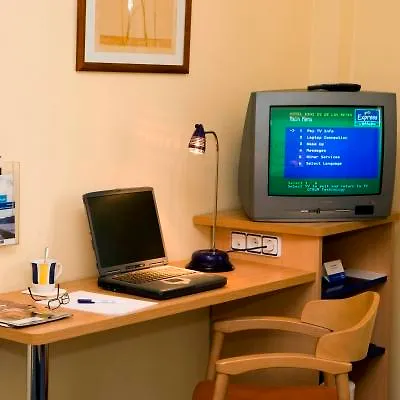 Holiday Inn Express San Sebastian De Los Reyes By Ihg 2*,