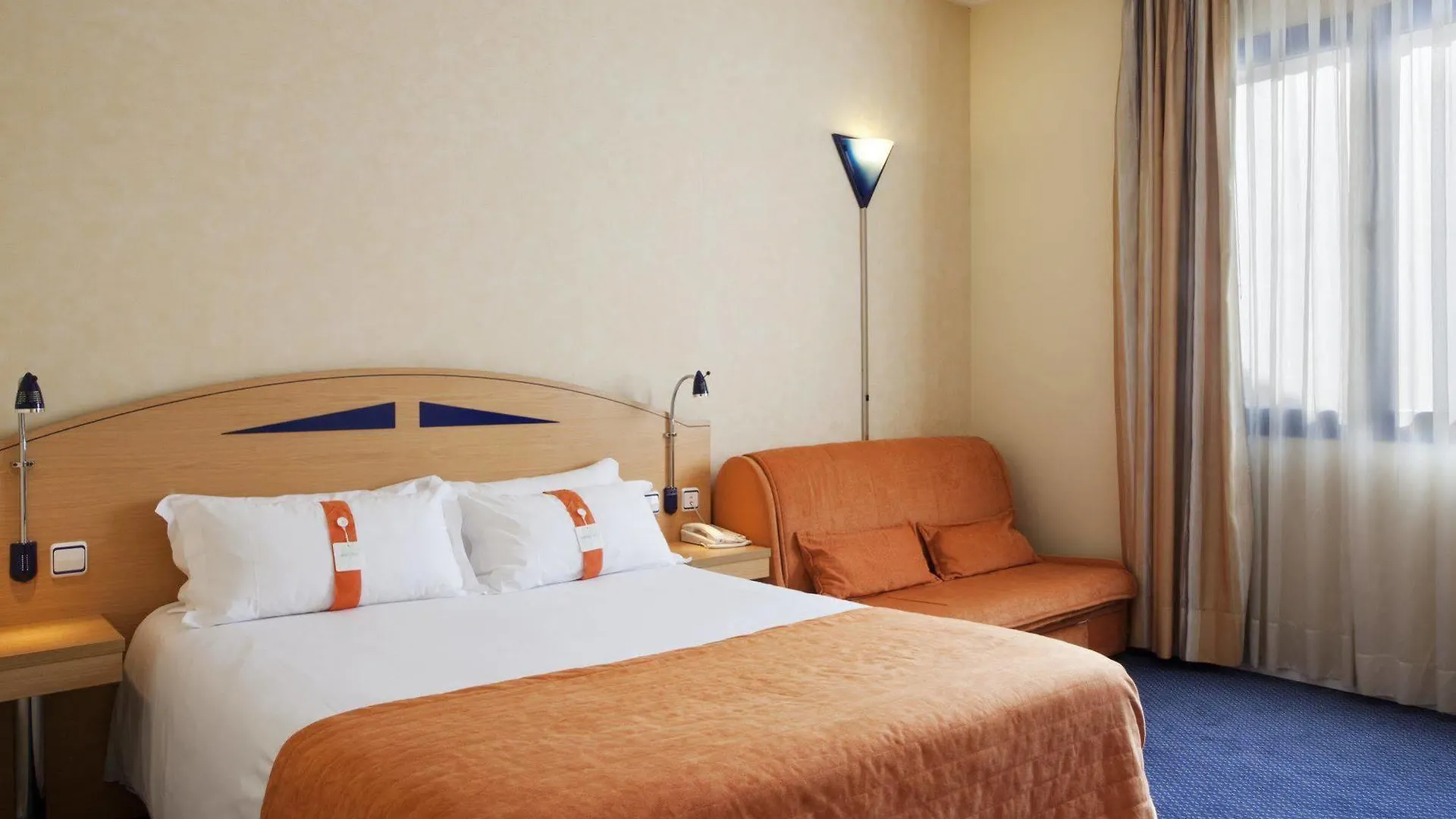 Holiday Inn Express San Sebastian De Los Reyes By Ihg 2*,